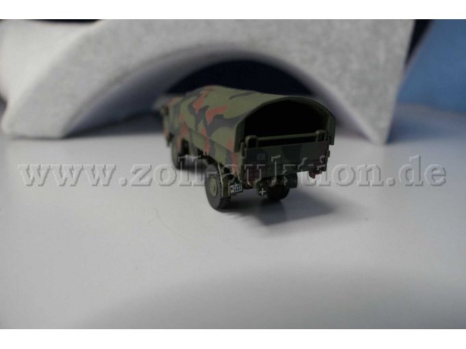 Schuco  Modellfahrzeug 5t GL Bundeswehr Flecktarn, 1:87 Ansicht von hinten
