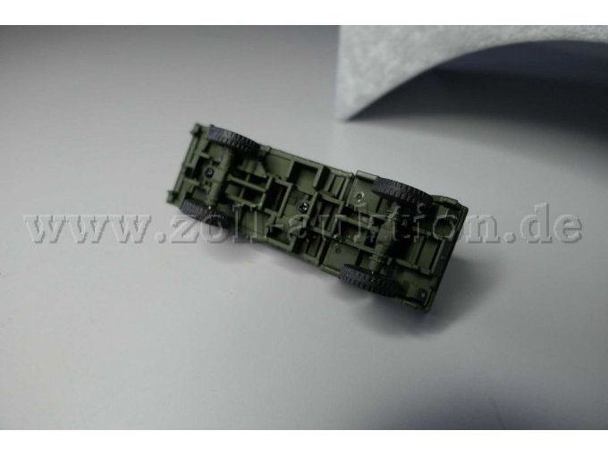 Schuco Tank-Lkw Bundeswehr MAN 5t gl KAT1, 1:87 Ansicht von unten