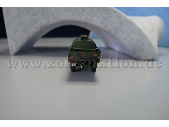 Schuco Tank-Lkw Bundeswehr MAN 5t gl KAT1, 1:87 Ansicht von hinten