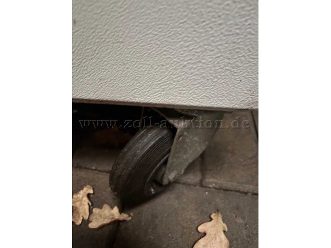 Da Gerät kann über Räder bewegt werden