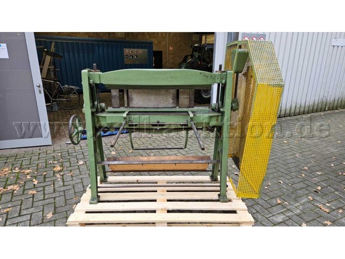 Rückseite der Schwenkbiegemaschine