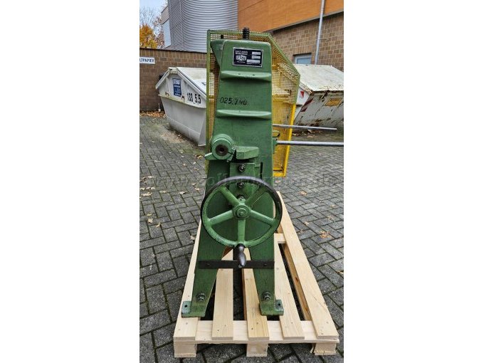 Rechte Seite der Schwenkbiegemaschine