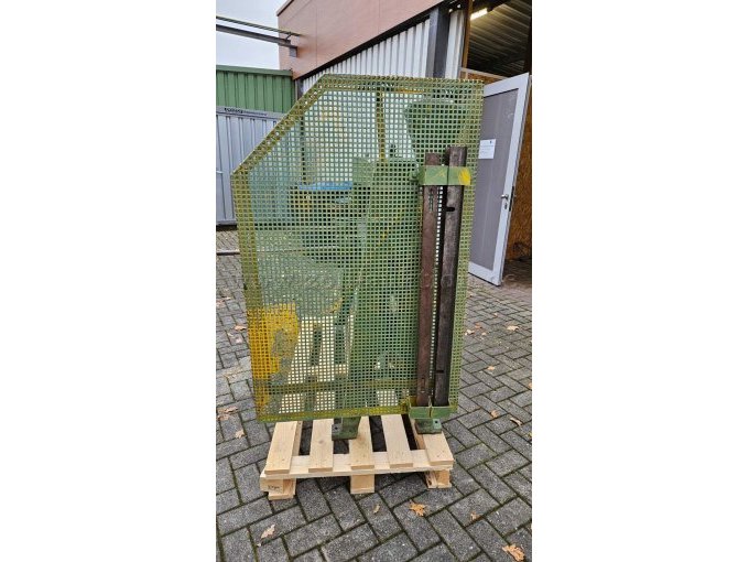 Linke Seite der Schwenkbiegemaschine