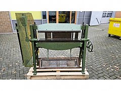 Vorderansicht der Schwenkbiegemaschine