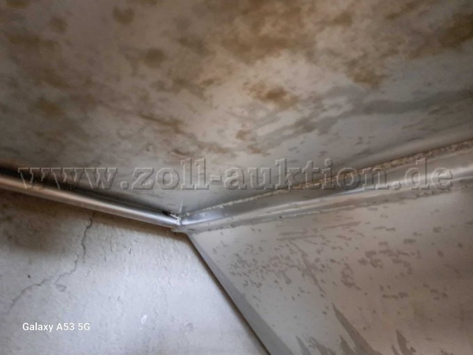 Ansicht unten, leichter Flugrost