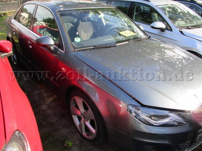 seitlich rechts vorn