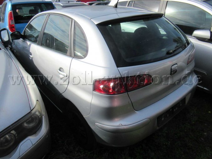 Fahrerseite hinten