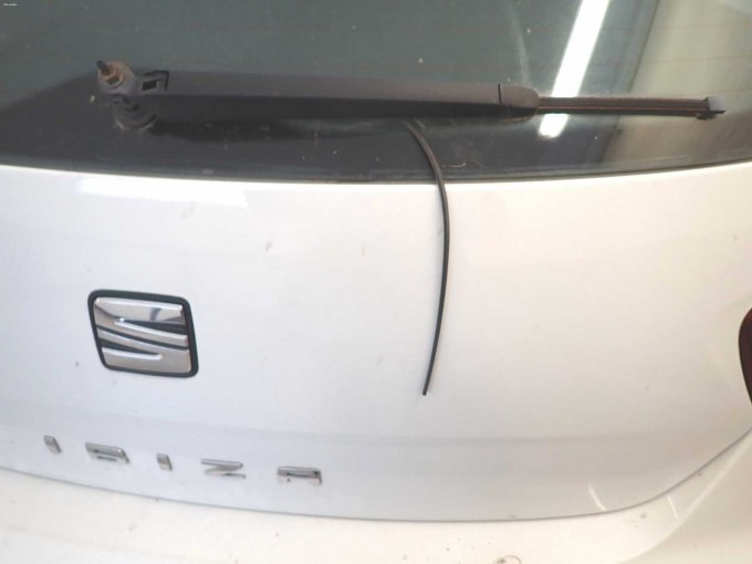 Scheibenwischer hinten mit defekter Gummilippe