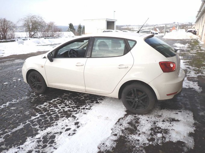 PKW seitlich, andere Seite