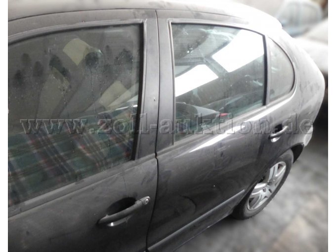 Seitenansicht Fahrerseite