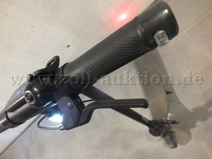 1 Segway "Ninebot KickScooter E2" met oplader – foto 6 – kavel bij Zoll-Auktion, Paderborn