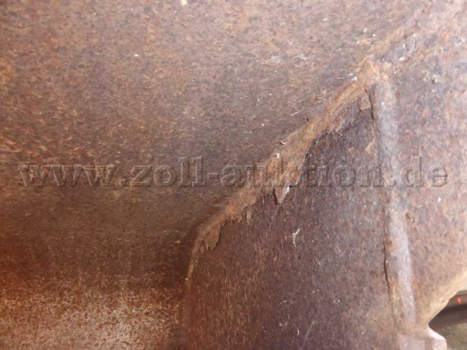 Innen links Anrostungen