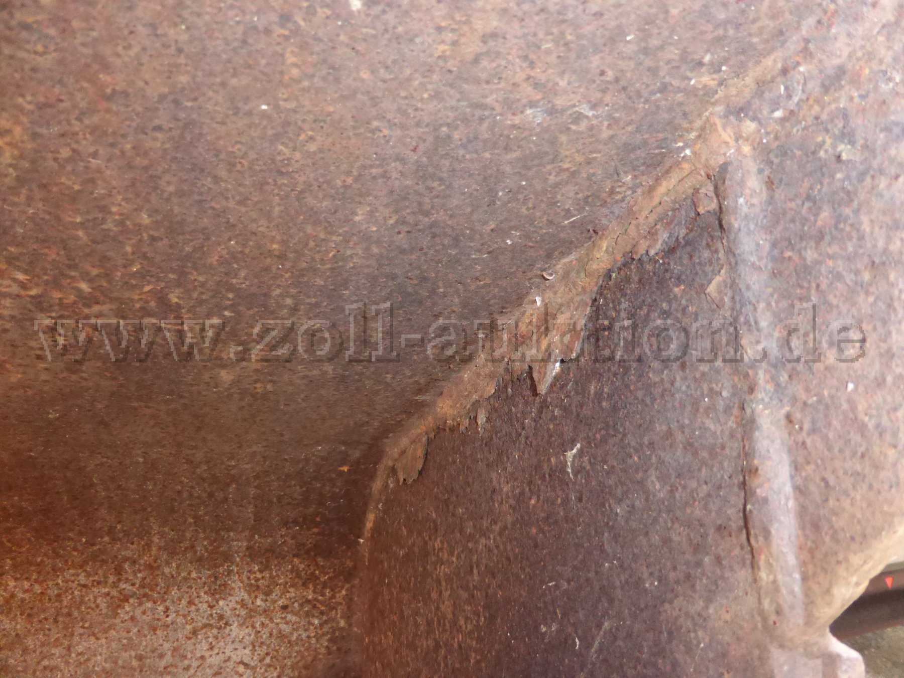 Innen links Anrostungen