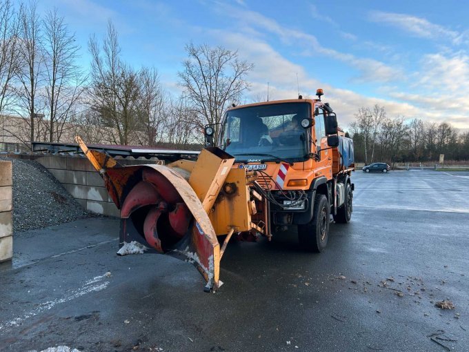 linke vordere Seite (am Unimog angebaut)
