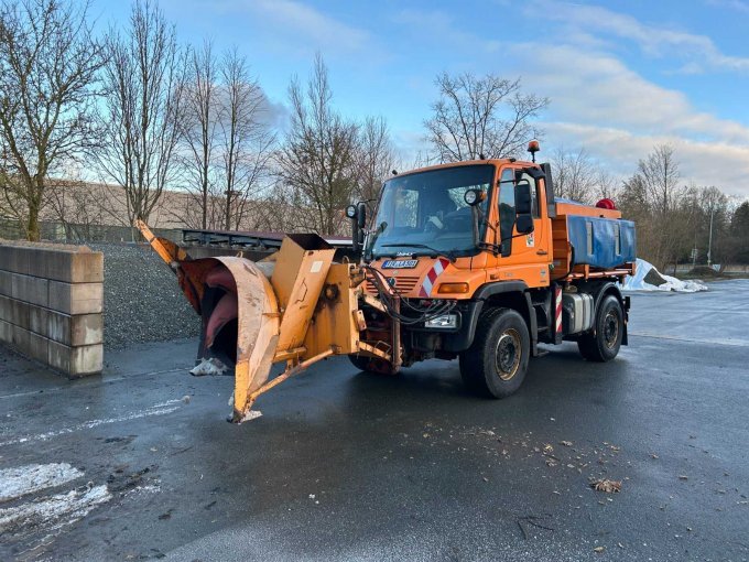 linke Seite (am Unimog angebaut)