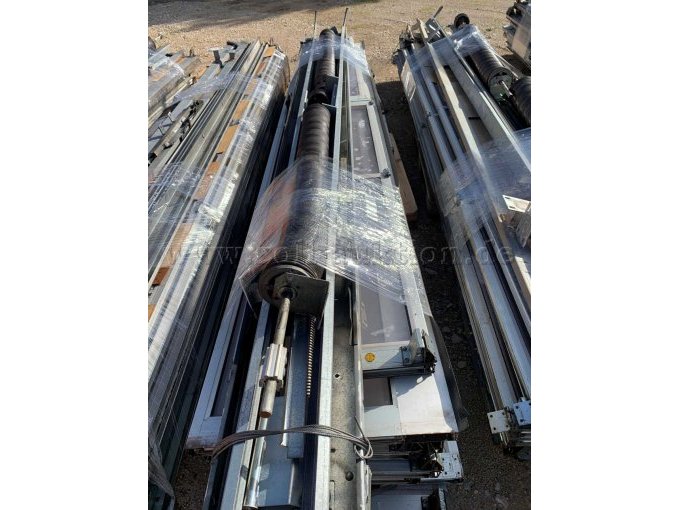 Detailbild Hallentor abgebaut auf Lagerfläche