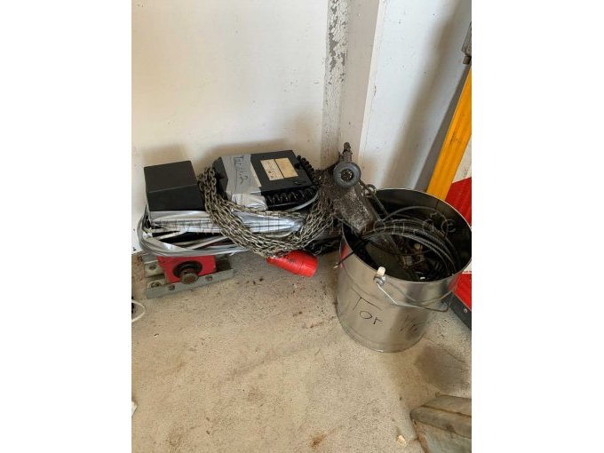 Detailbild Motor und Bauteile