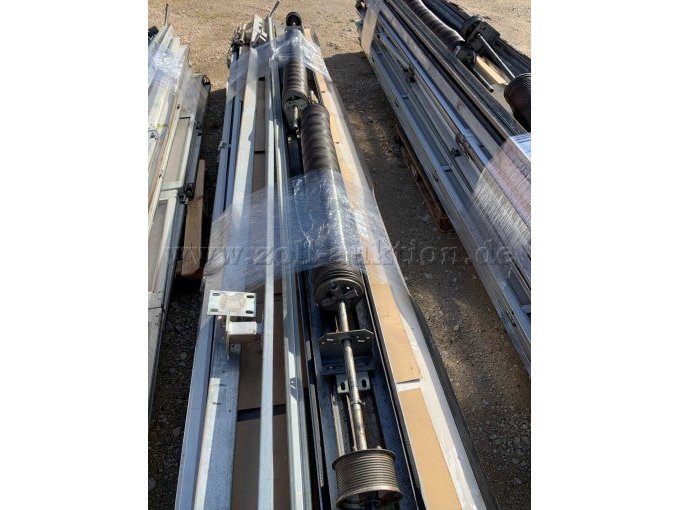 Detailbild Hallentor zerlegt