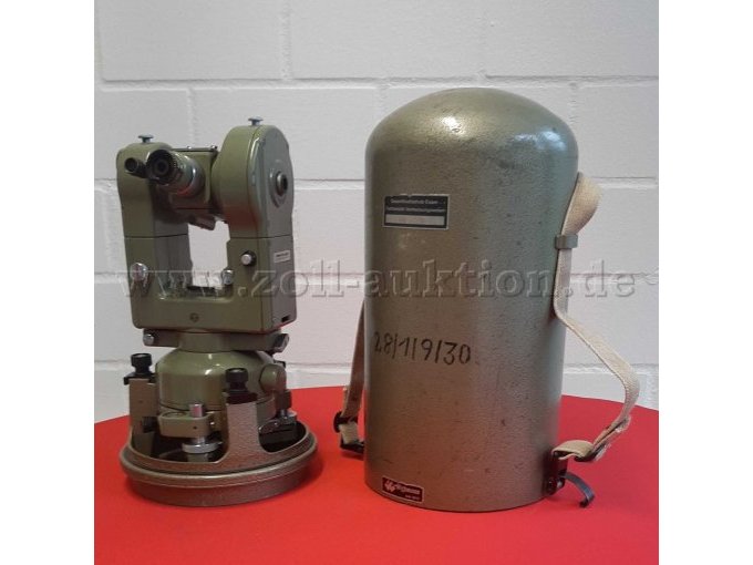 Instrument und Transportbehälter
Hinten seitlich -2-