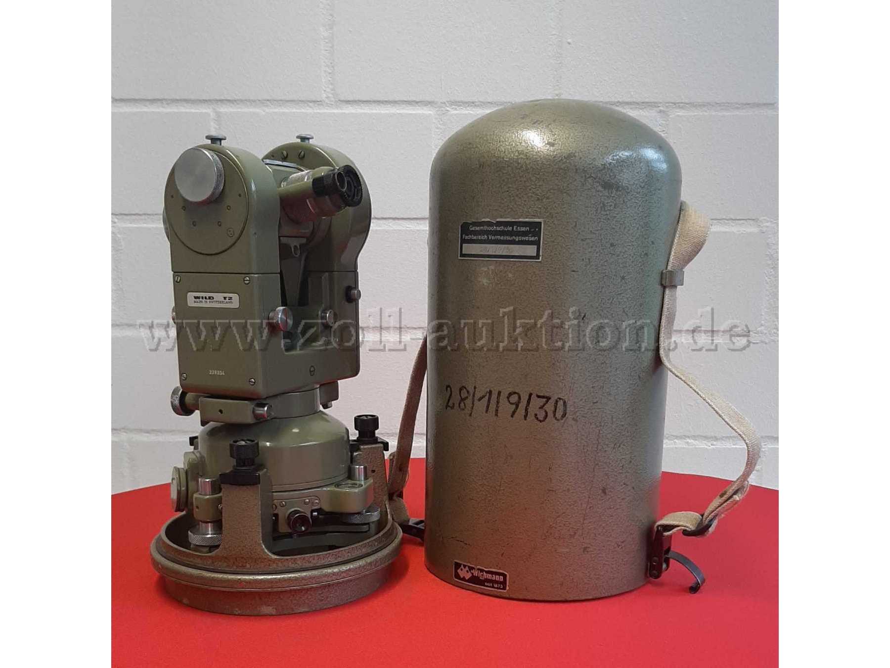 Instrument und Transportbehälter
Hinten seitlich -1-