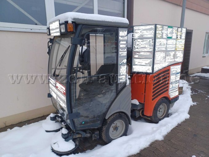 Kehrmaschine Seitenansicht