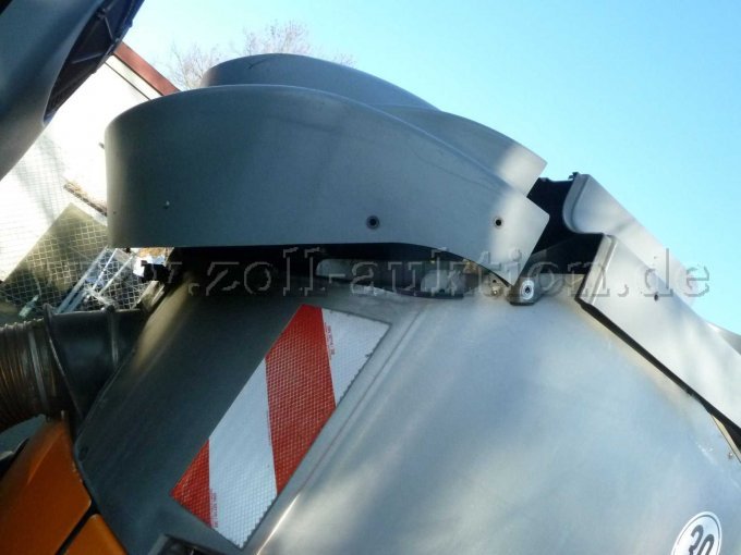 Abdeckung beschädigt