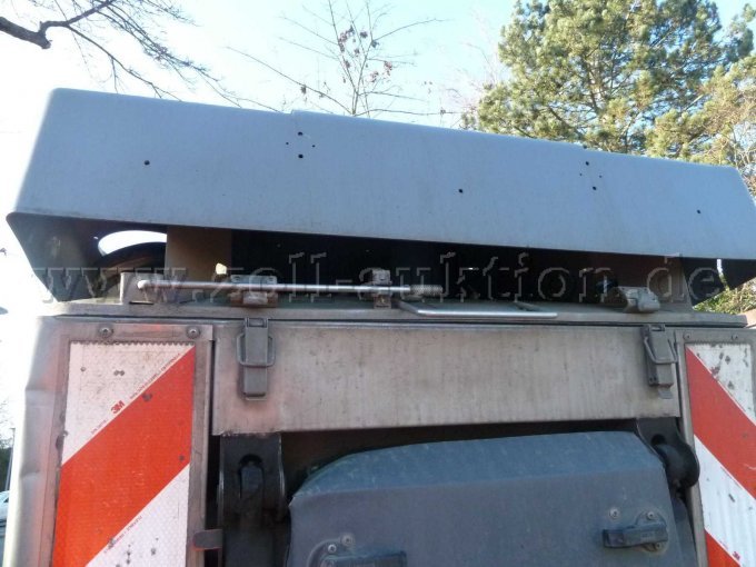 Abdeckung beschädigt