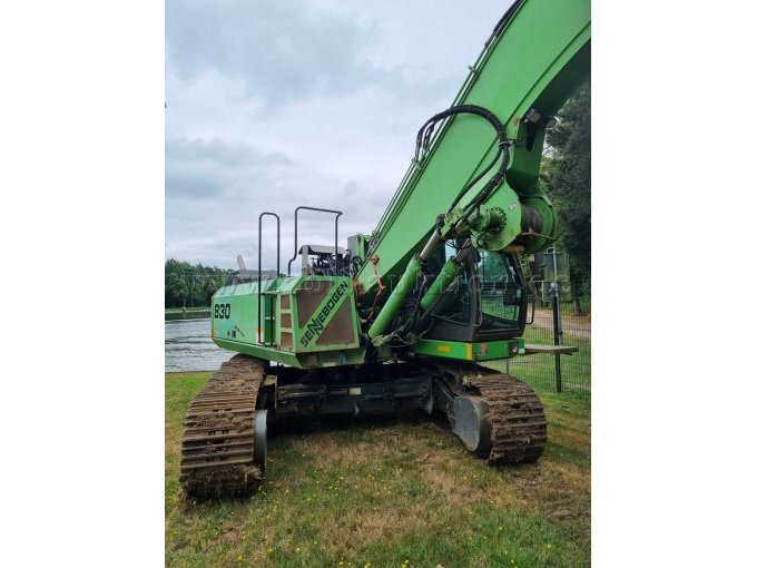 Hydraulikbagger vorne