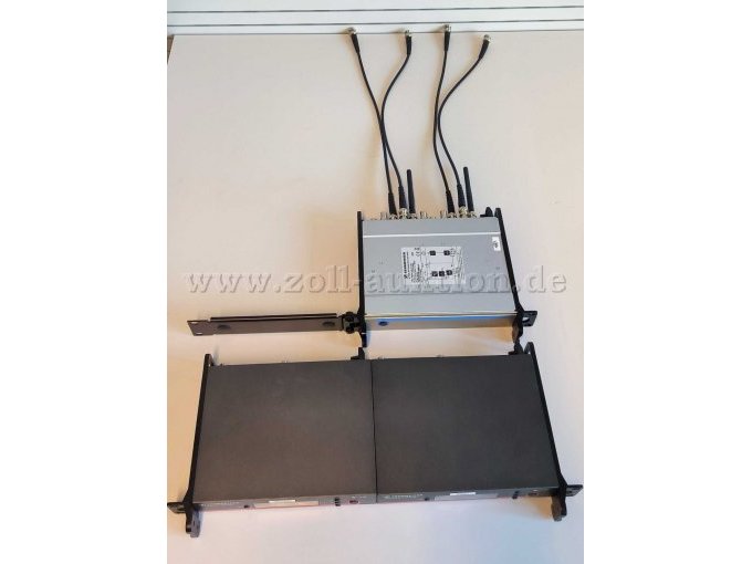 Komponenten von oben gesehen, inklusive Anschlusskabel