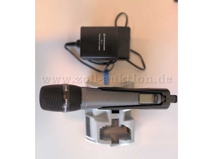 Stabmikrofon eW 100 e3 und Netzteil NT 1-1 sowie Akku Ladegerät L2015 von oben