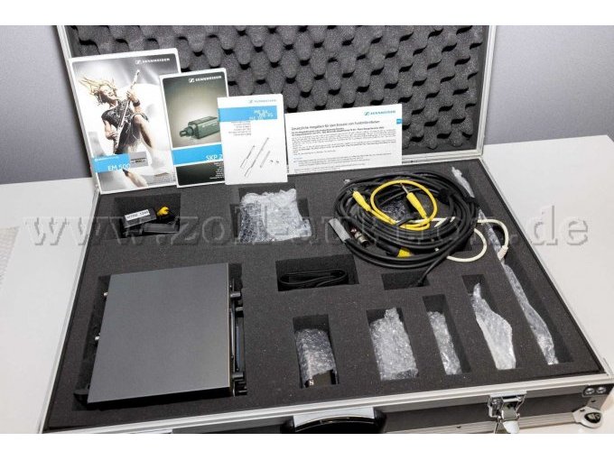 gepolsterter Koffer, mit Lieferumfang (Rack Mount Kits ausgenommen) sowie Bedienungsanleitungen