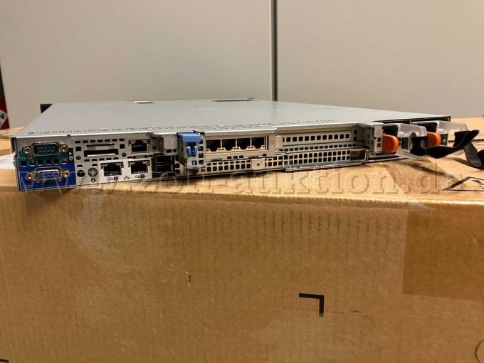 Dell PE330 Rückansicht