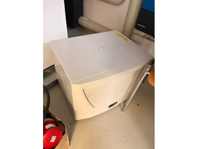 Schrank Kühlaggregat