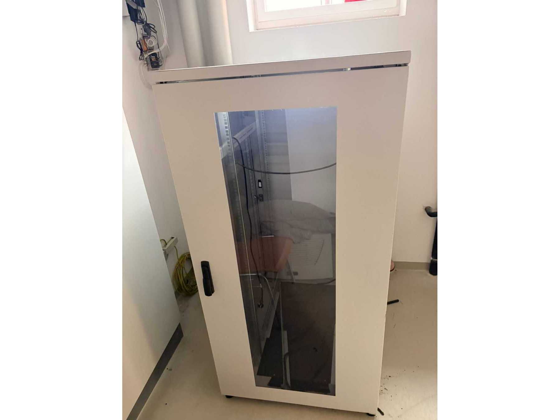 Schrank Frontal