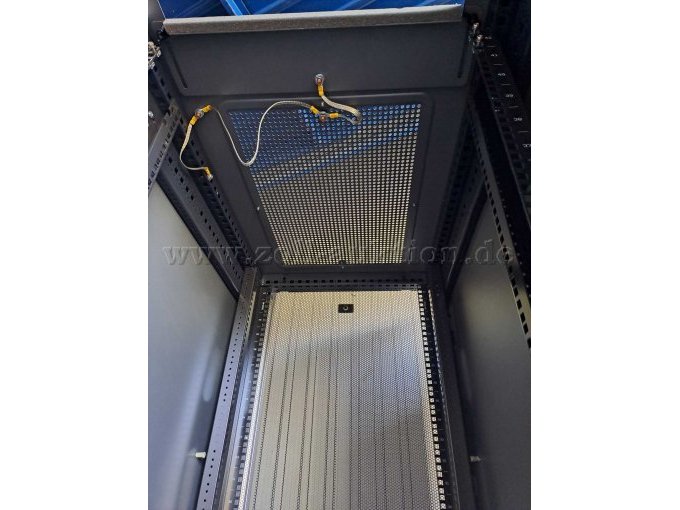 Serverschrank innere Oberseite