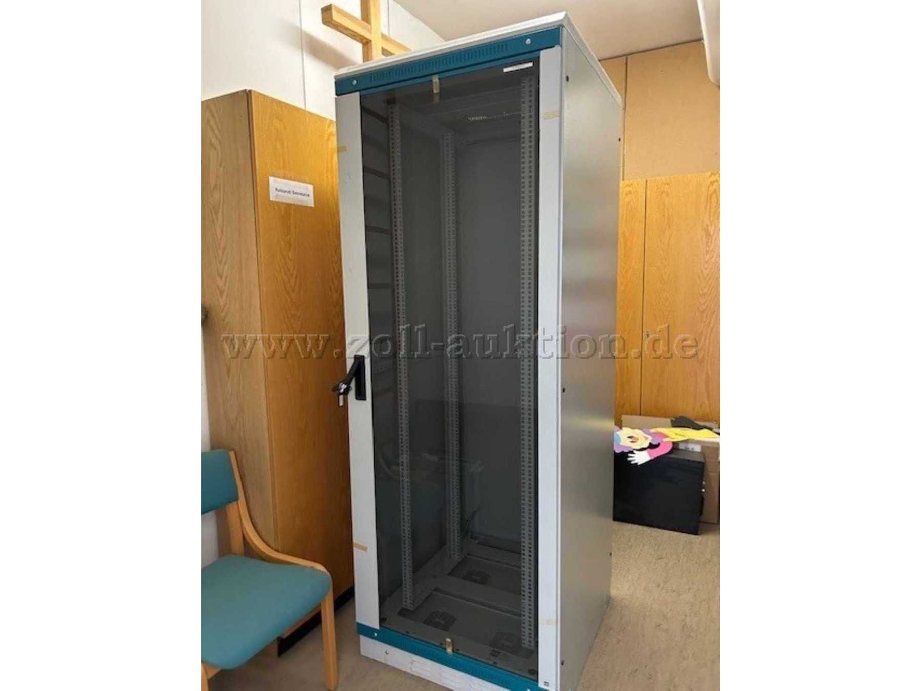 Serverschrank von ausßen