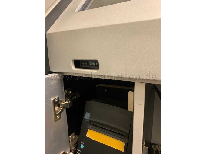 Vorderseite mit eingebauten Drucker und Scanner