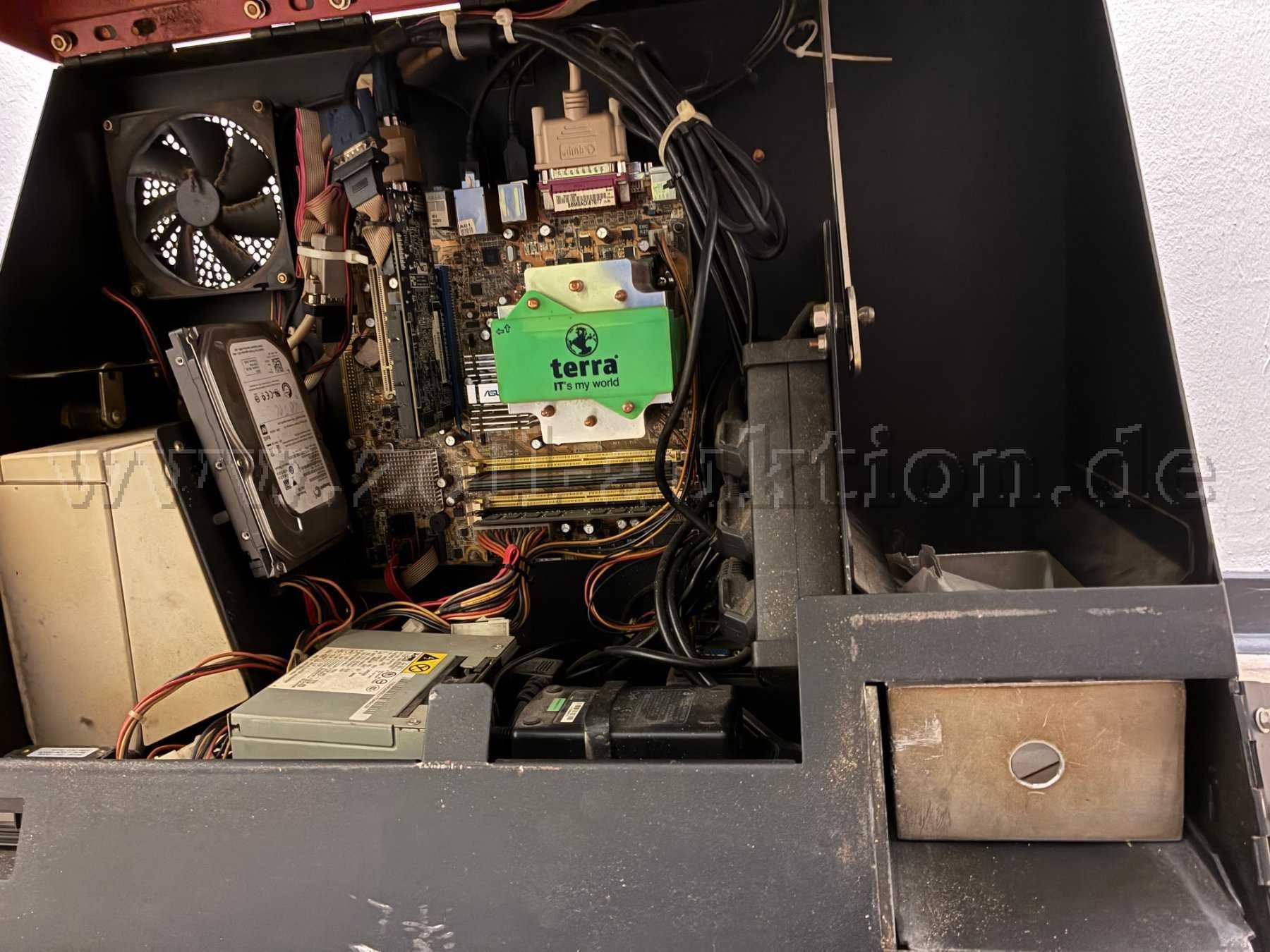 Innenansicht des geöffneten Terminals