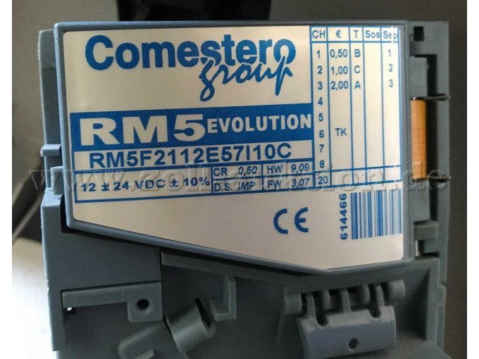 Typenschild des Münzzähler mit CE-Kennzeichen