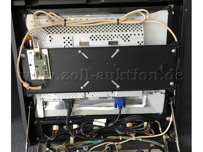 Rückseite des Touchscreen Bildschirms mit Anschlüssen.