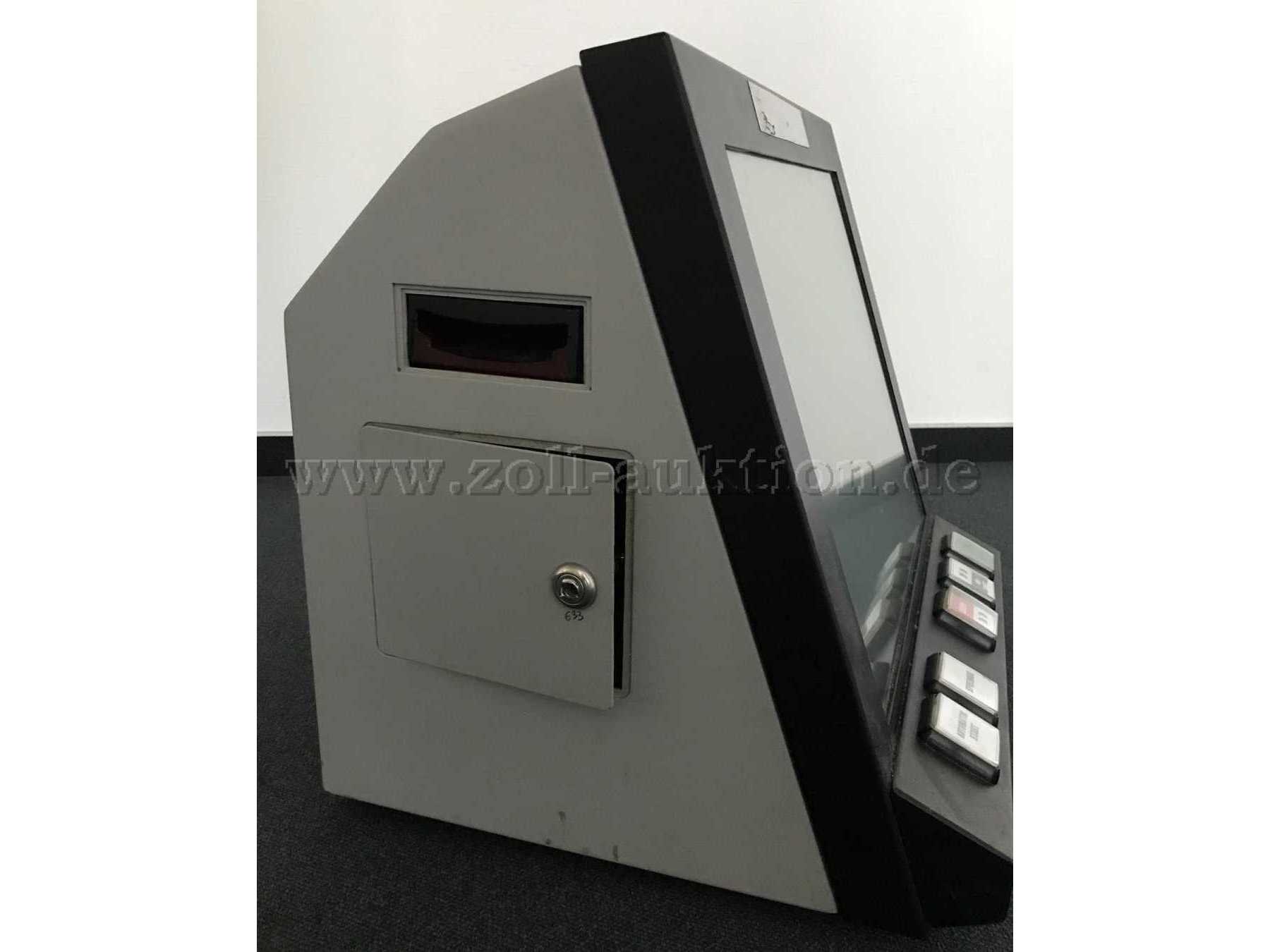 Linge Geräteseite mit geschlossenem Bargeldfach