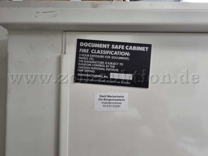 Schrank 1 Typenschild