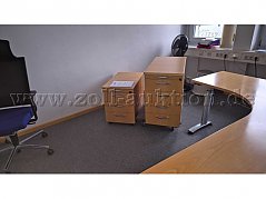 Schreibtisch mit beiden Rollcontainern