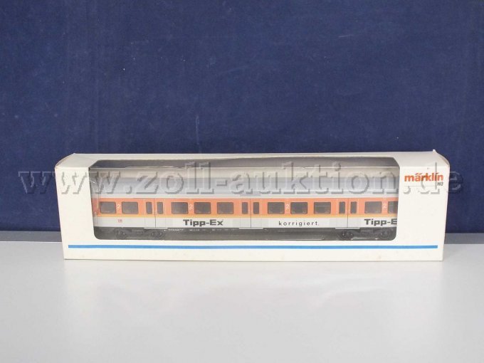Seitenansicht Zug 1 Personenwagen "Tipp-Ex"