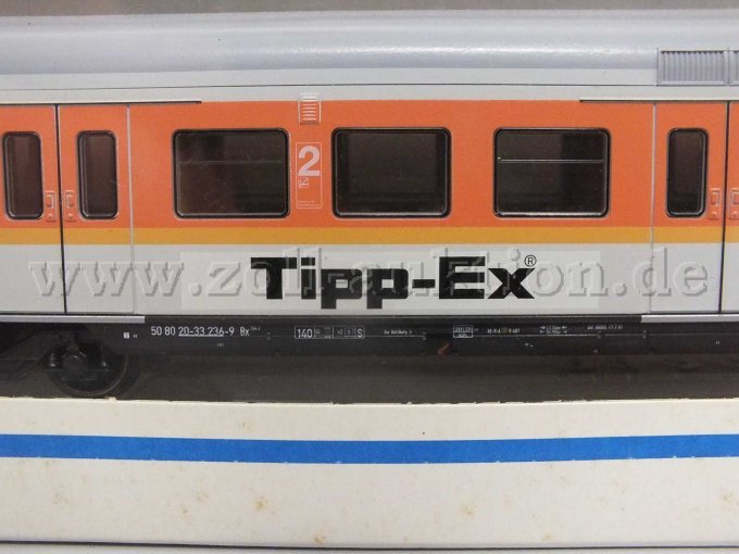 Detailaufnahme Zug 1 Personenwagen "Tipp-Ex"