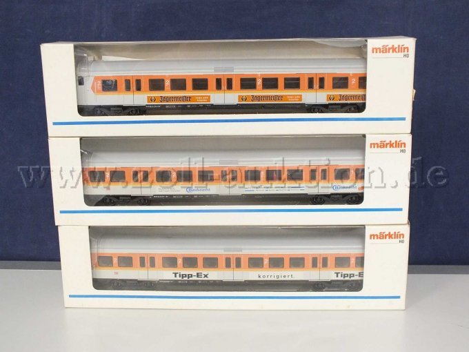 Frontalansicht Zug-Set S-Bahn mit Steuerwagen in Blistern