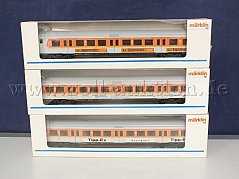 Frontalansicht Zug-Set S-Bahn mit Steuerwagen in Blistern