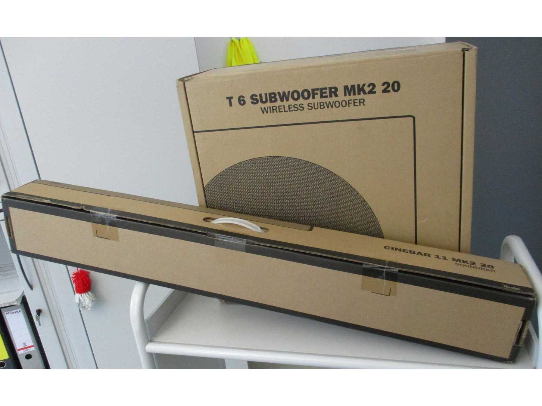 Soundbar und Subwoofer in Originalverpackung