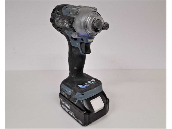 Makita Schlagschrauber, Seitenansicht