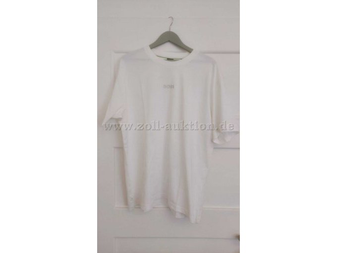 weißes Shirt mit kleinem Logo von vorne